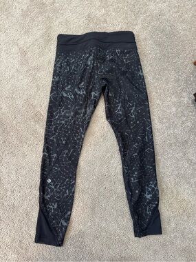 Lululemon Black Geometric Print Leggings
